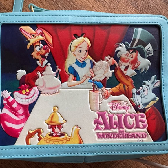 Disney Loungefly Alice in Wonderland Crossbody - Picture 2 of 5